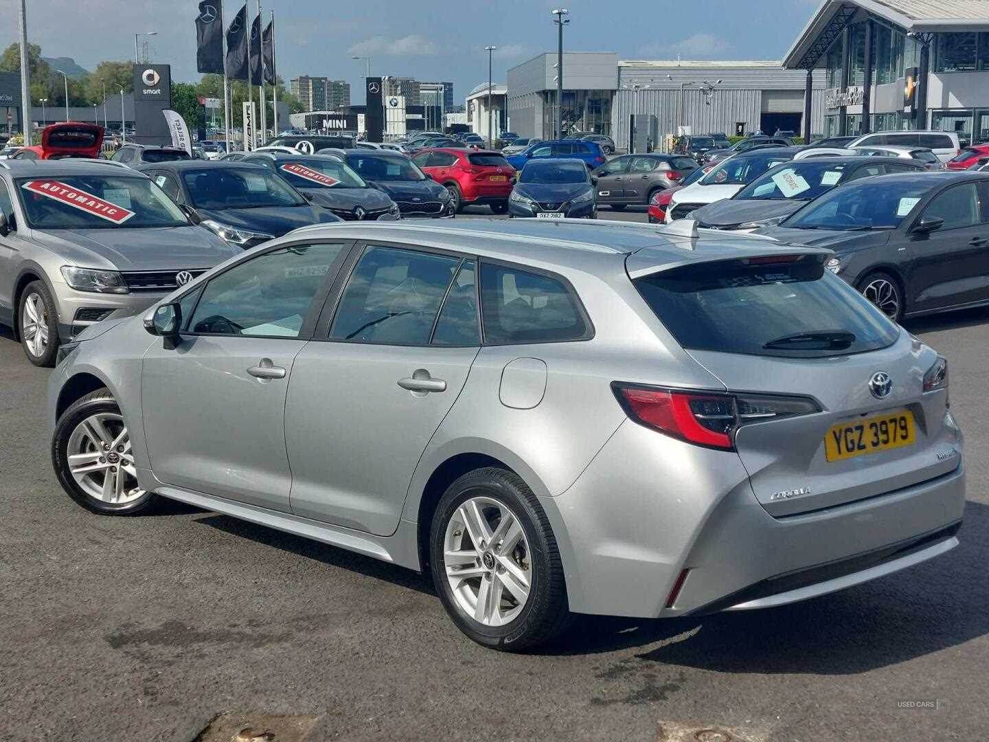 Jan 2023 Toyota Corolla 1.8 VVT-i Hybrid Icon 5dr CVT