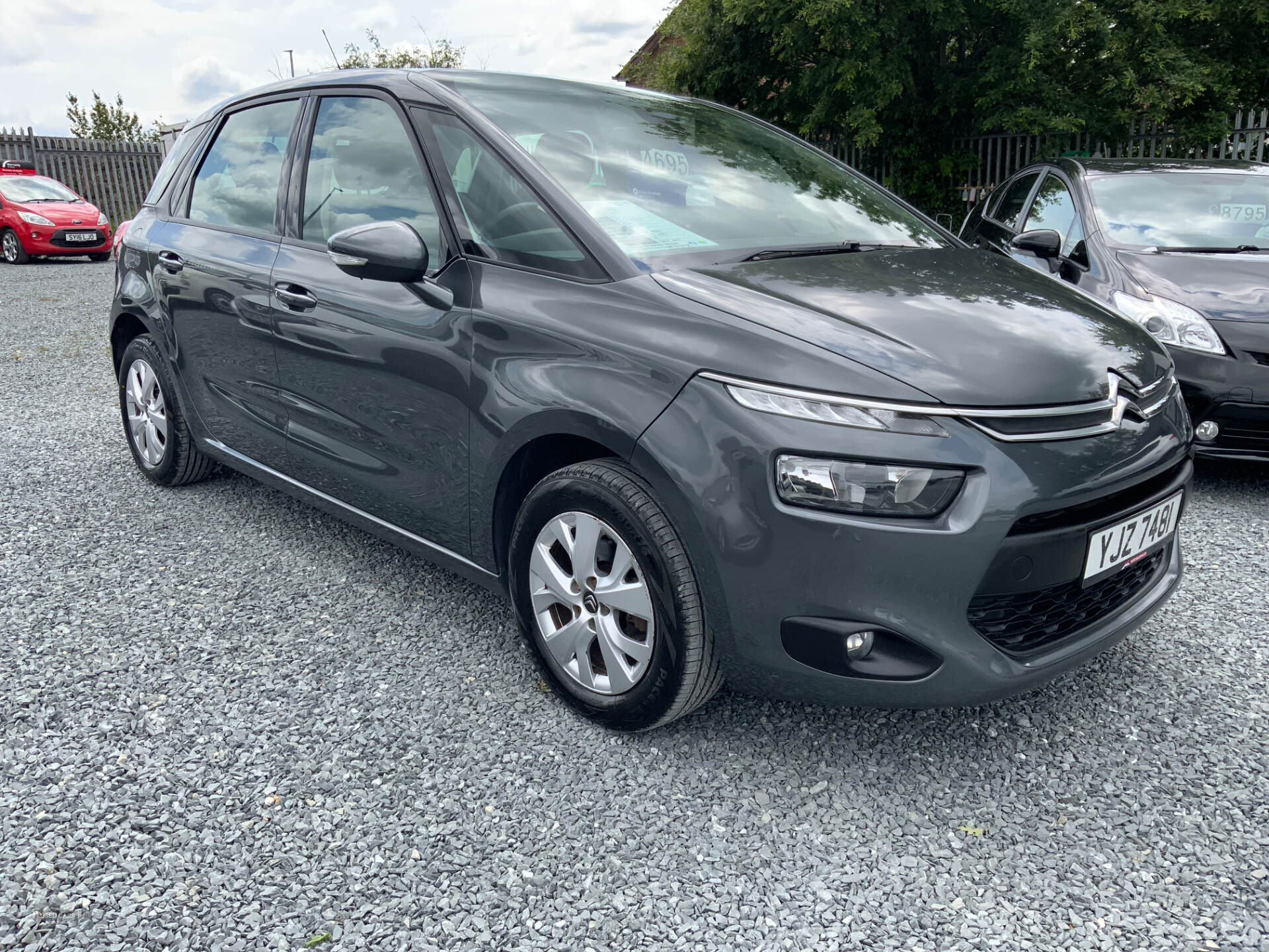 Aug 2016 Citroen C4 Picasso 1.6 BlueHDi 100 VTR+ 5dr