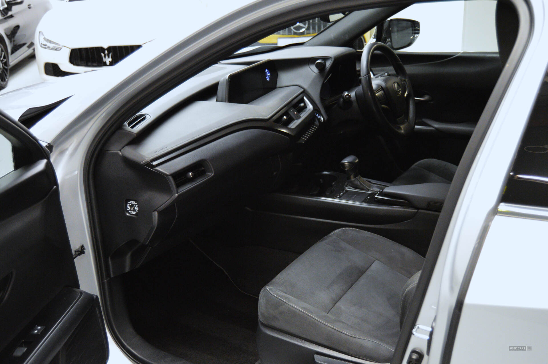 Nov 2019 Lexus UX 250h 2.0 5dr CVT [without Nav]