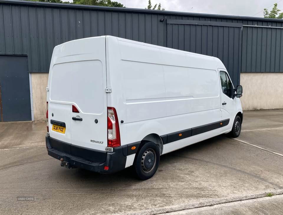 Jun 2016 Renault Master LM35 ENERGY dCi 135 Business Medium Roof Van