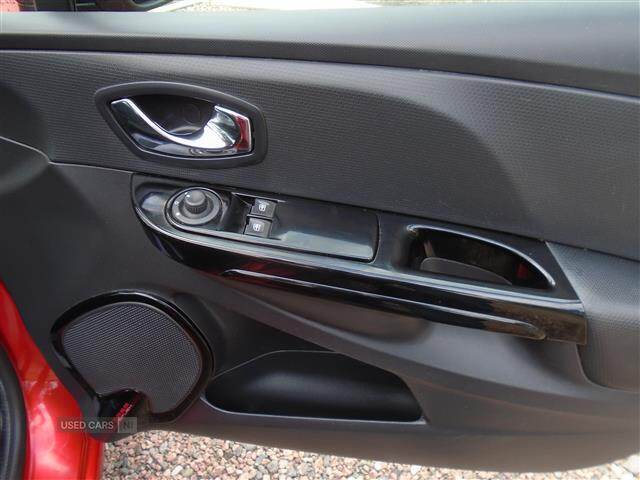 Jun 2014 Renault Clio 1.2 16V Dynamique MediaNav 5dr