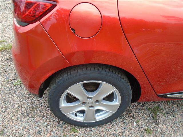 Jun 2014 Renault Clio 1.2 16V Dynamique MediaNav 5dr