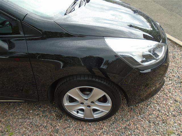 Nov 2013 Renault Clio 0.9 TCE 90 Dynamique MediaNav Energy 5dr
