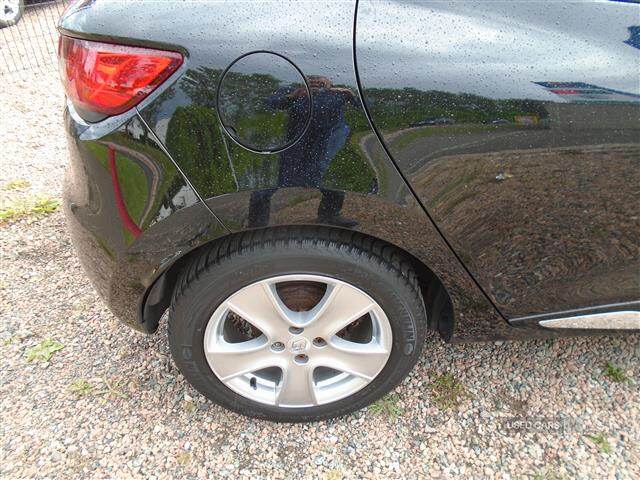 Nov 2013 Renault Clio 0.9 TCE 90 Dynamique MediaNav Energy 5dr