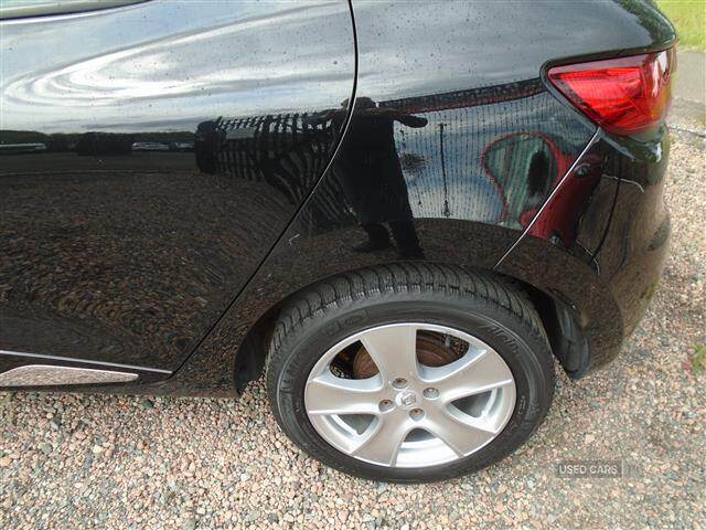 Nov 2013 Renault Clio 0.9 TCE 90 Dynamique MediaNav Energy 5dr