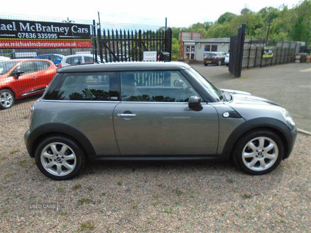 Apr 2010 MINI Hatch 1.6 Cooper Graphite [122] 3dr