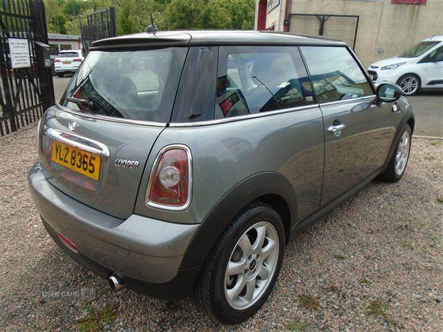 Apr 2010 MINI Hatch 1.6 Cooper Graphite [122] 3dr
