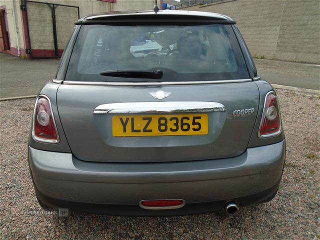 Apr 2010 MINI Hatch 1.6 Cooper Graphite [122] 3dr