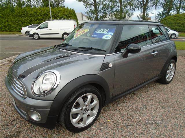 Apr 2010 MINI Hatch 1.6 Cooper Graphite [122] 3dr