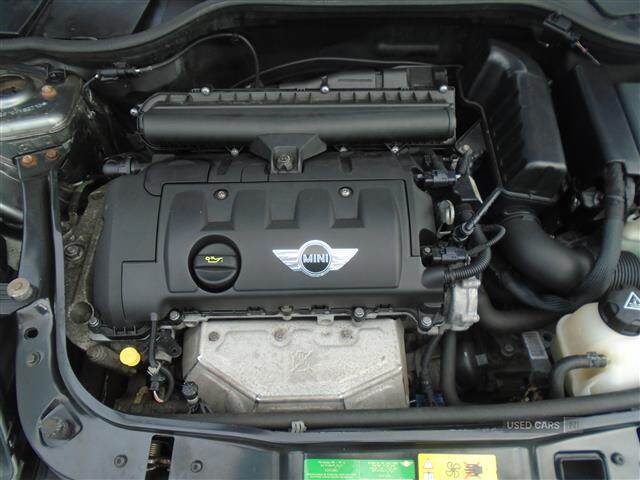 Apr 2010 MINI Hatch 1.6 Cooper Graphite [122] 3dr
