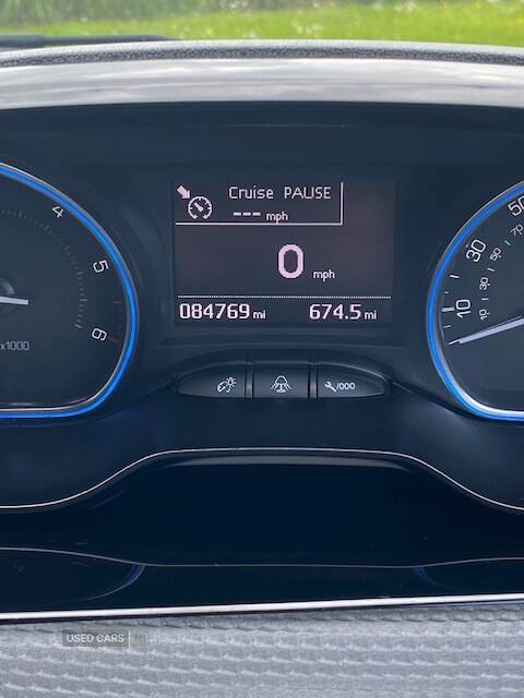 May 2016 Peugeot 2008 1.6 BlueHDi 120 Allure 5dr