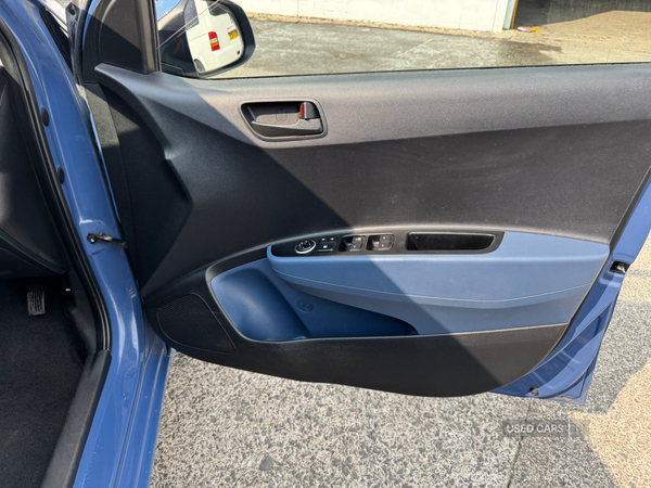 Hyundai i10 HATCHBACK in Down