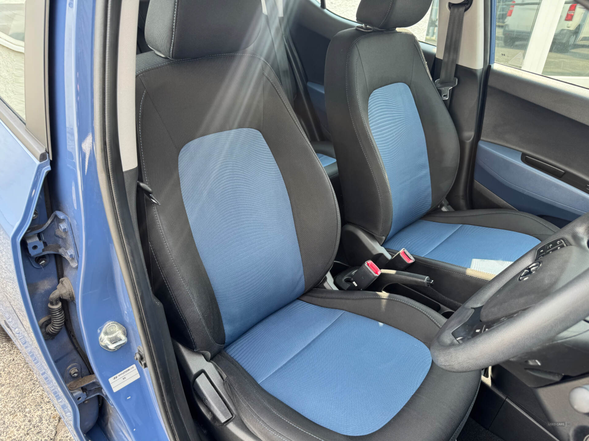 Hyundai i10 HATCHBACK in Down