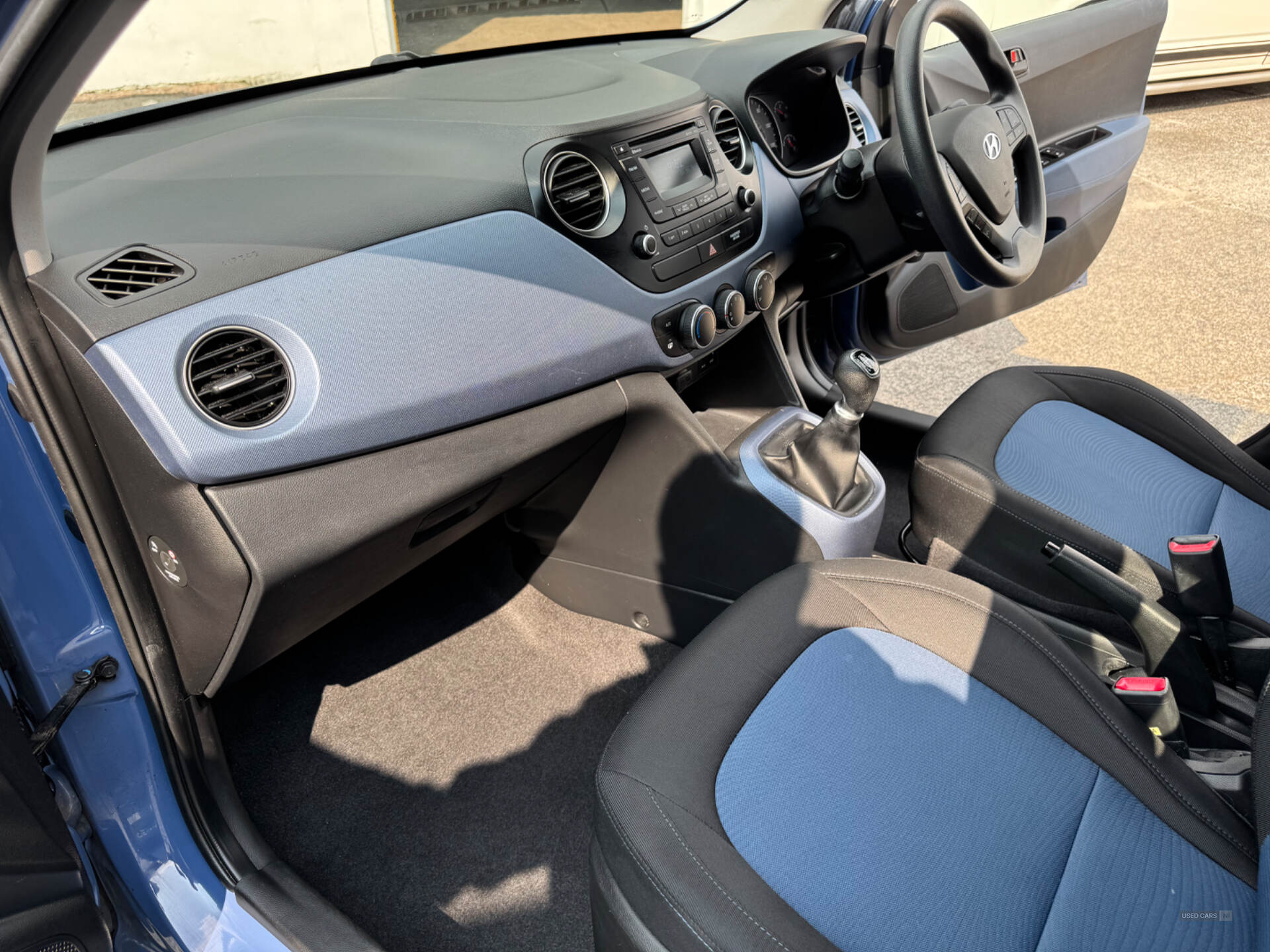 Hyundai i10 HATCHBACK in Down