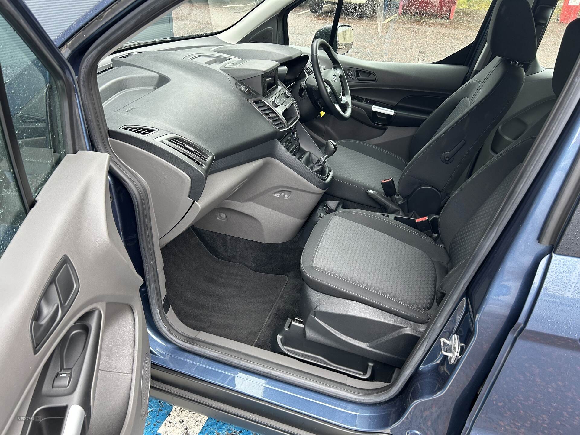 Jun 2022 Ford Grand Tourneo Connect 1.5 EcoBlue Zetec 5dr