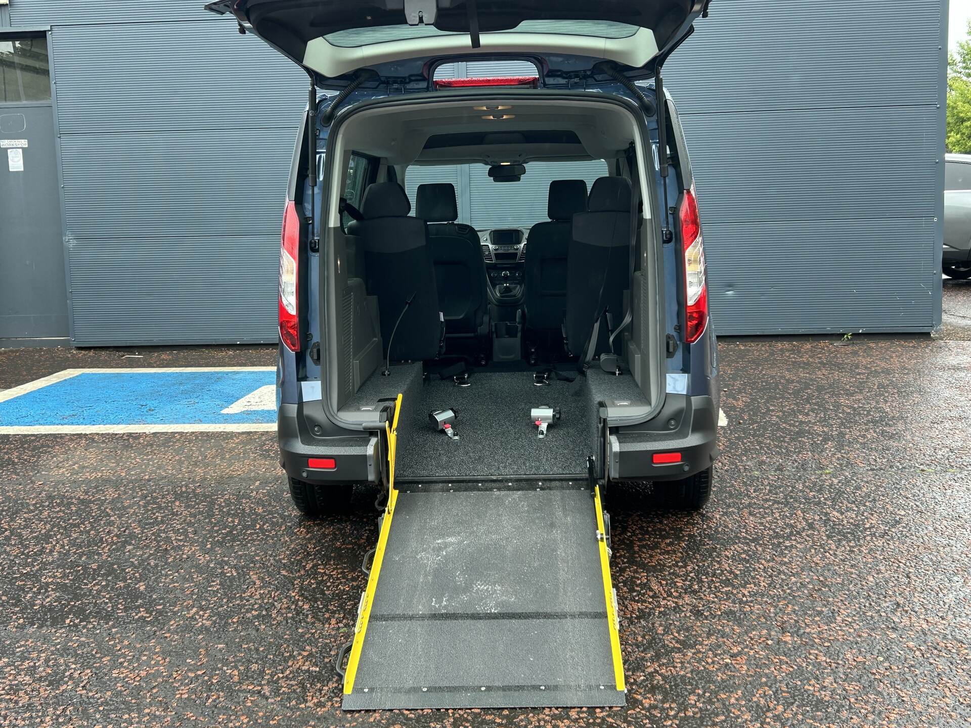 Jun 2022 Ford Grand Tourneo Connect 1.5 EcoBlue Zetec 5dr