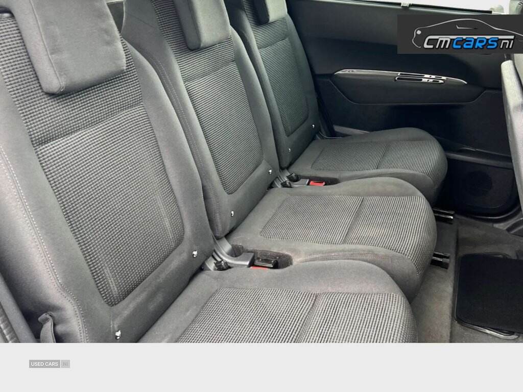 Jan 2016 Peugeot 5008 1.6 BlueHDi 120 Active 5dr