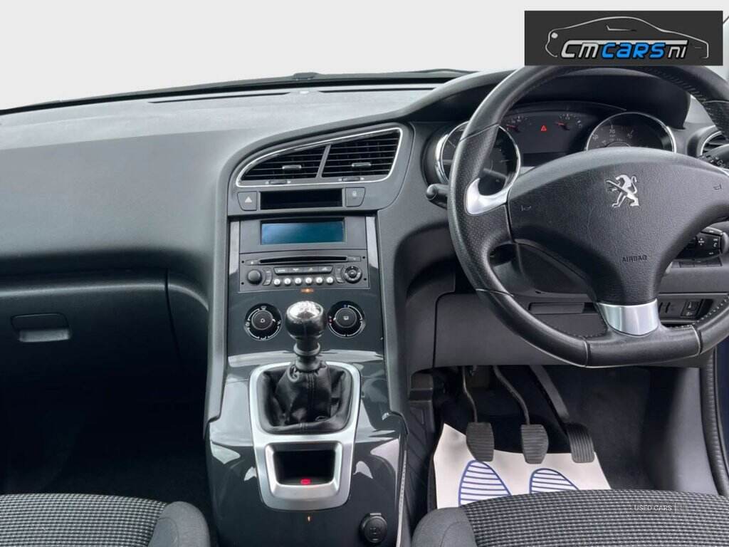 Jan 2016 Peugeot 5008 1.6 BlueHDi 120 Active 5dr
