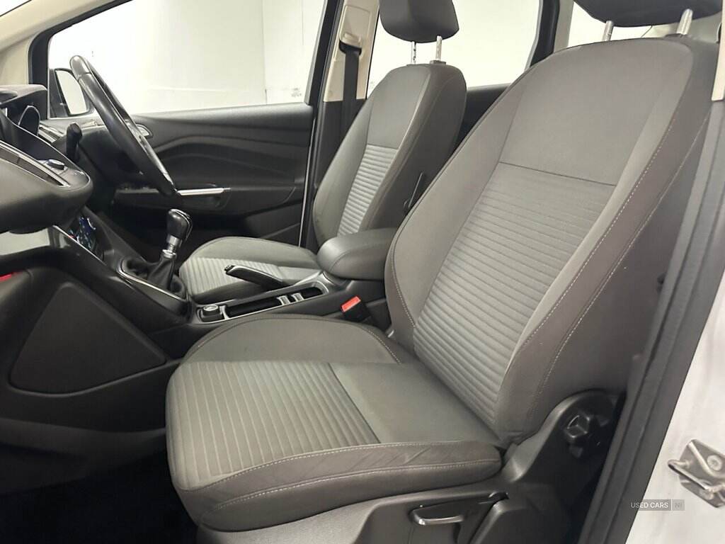 Jan 2017 Ford C-max 1.5 TDCi Titanium 5dr