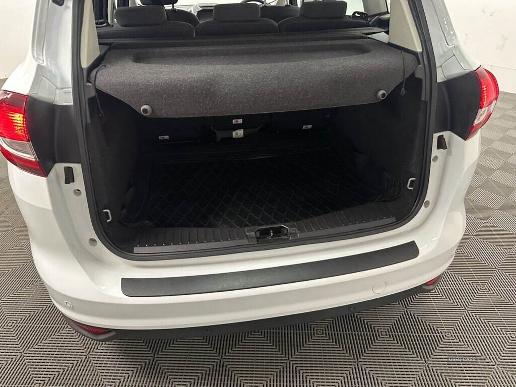 Jan 2017 Ford C-max 1.5 TDCi Titanium 5dr