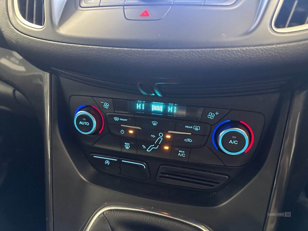 Jan 2017 Ford C-max 1.5 TDCi Titanium 5dr