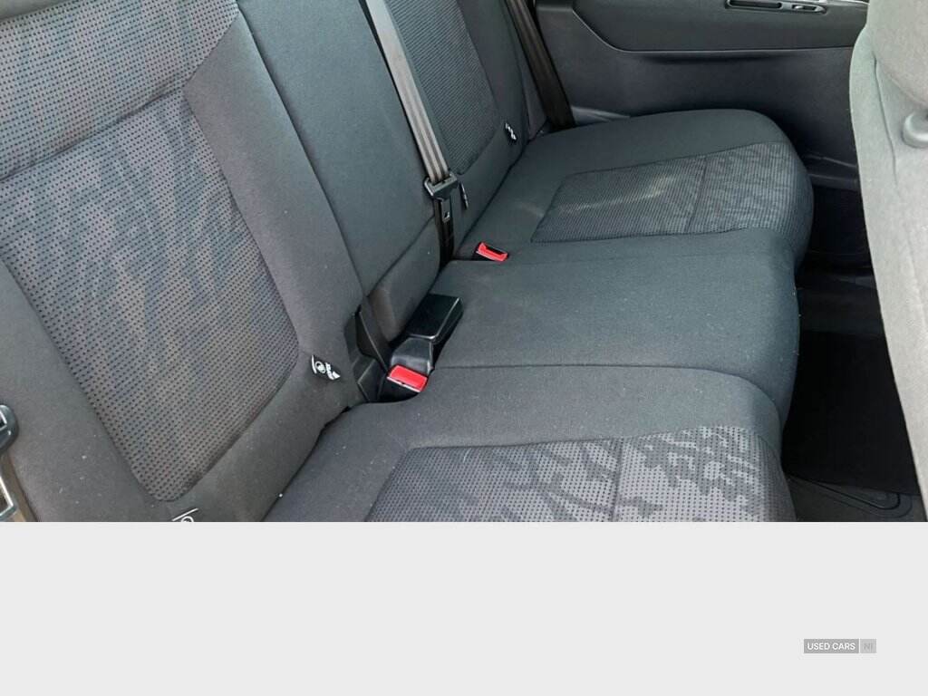 Apr 2013 Peugeot 3008 1.6 HDi Active 5dr