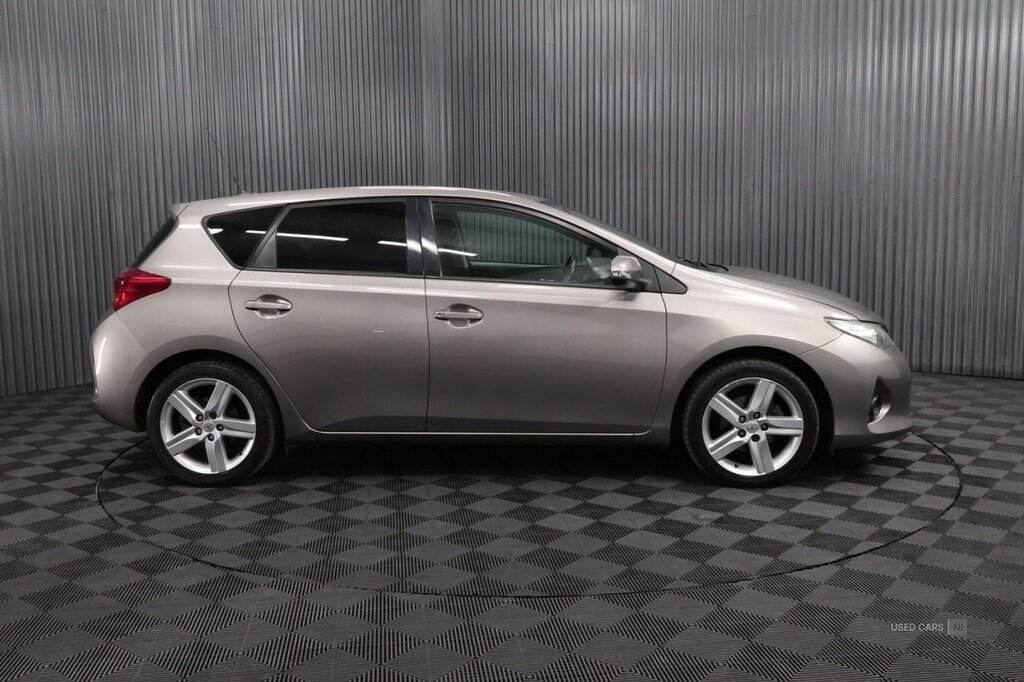 Mar 2013 Toyota Auris 1.6 V-Matic Sport 5dr