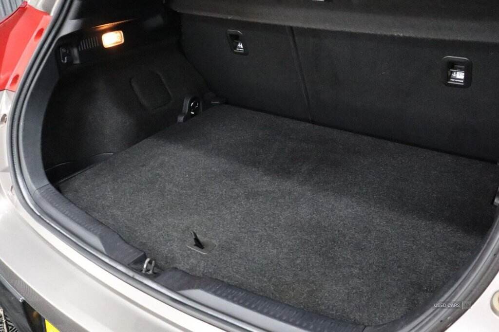 Mar 2013 Toyota Auris 1.6 V-Matic Sport 5dr