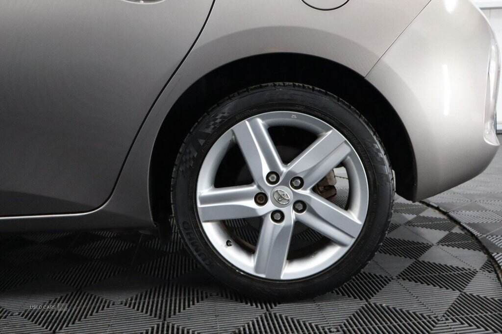 Mar 2013 Toyota Auris 1.6 V-Matic Sport 5dr