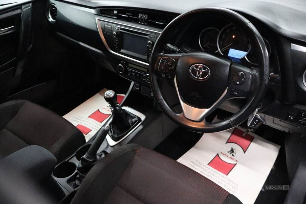 Mar 2013 Toyota Auris 1.6 V-Matic Sport 5dr