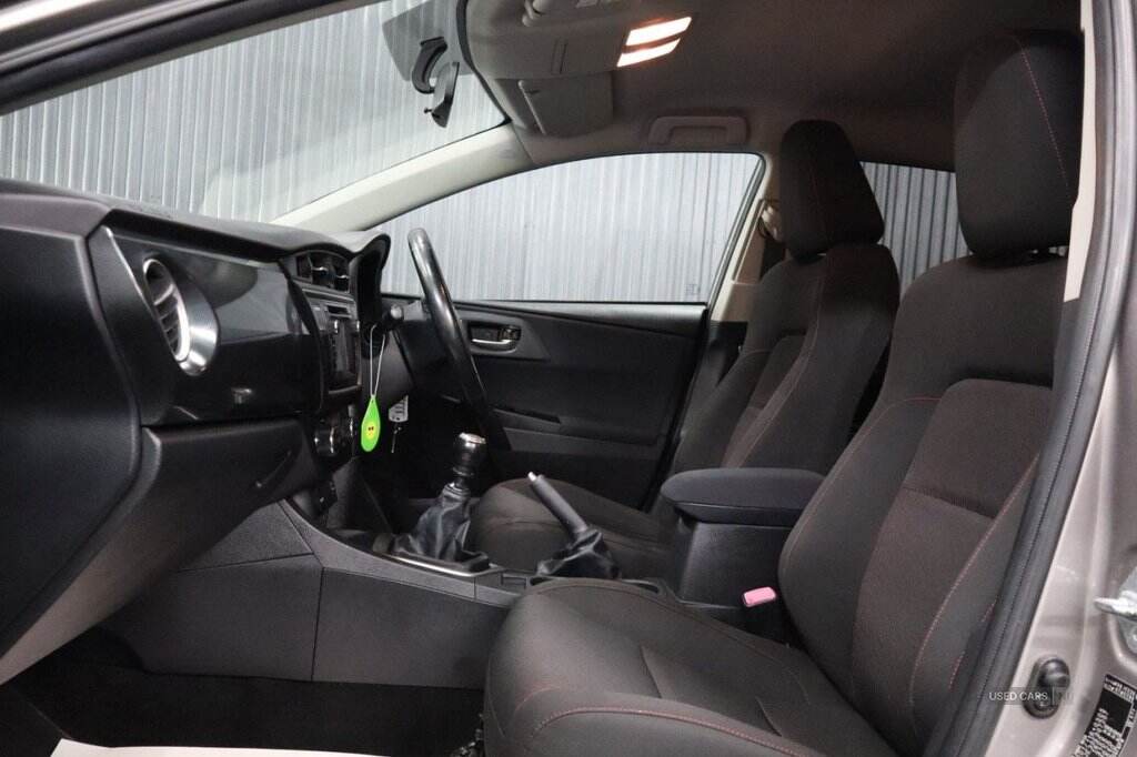 Mar 2013 Toyota Auris 1.6 V-Matic Sport 5dr