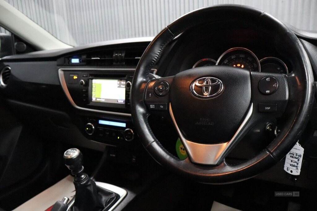 Mar 2013 Toyota Auris 1.6 V-Matic Sport 5dr