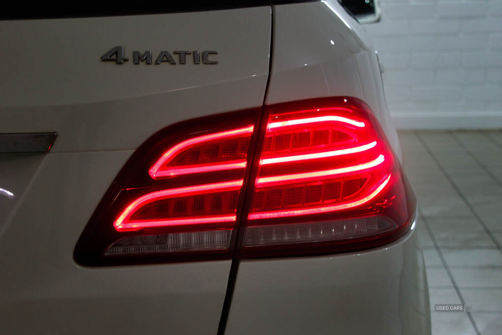 May 2016 Mercedes-Benz GLE GLE 350d 4Matic AMG Line Premium 5dr 9G-Tronic