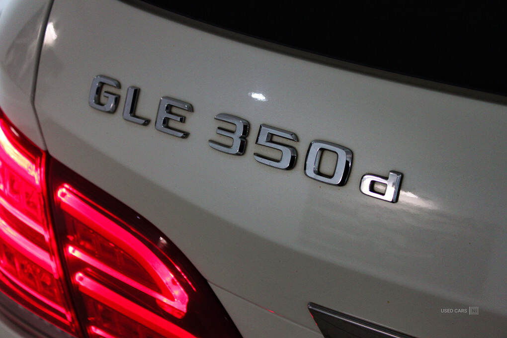 May 2016 Mercedes-Benz GLE GLE 350d 4Matic AMG Line Premium 5dr 9G-Tronic