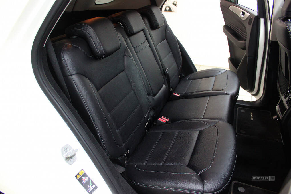 May 2016 Mercedes-Benz GLE GLE 350d 4Matic AMG Line Premium 5dr 9G-Tronic