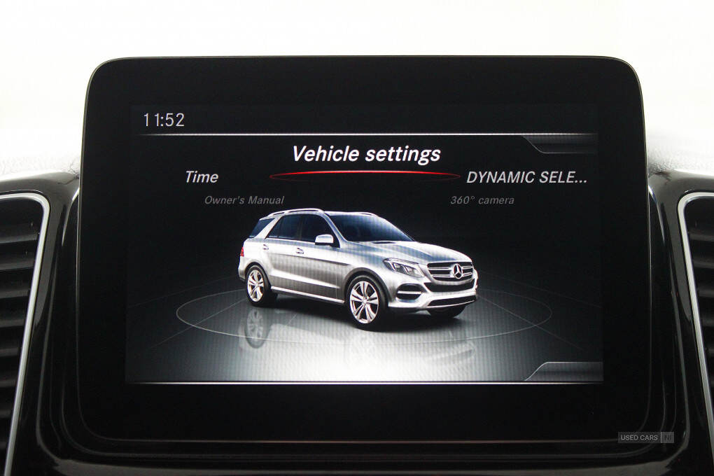 May 2016 Mercedes-Benz GLE GLE 350d 4Matic AMG Line Premium 5dr 9G-Tronic