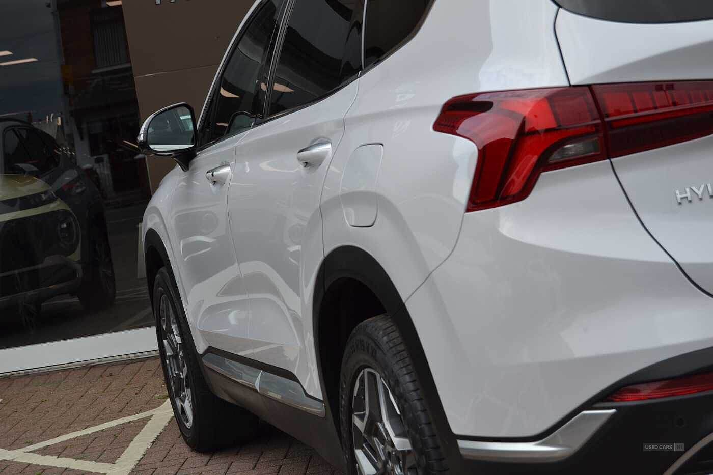 May 2022 Hyundai Santa Fe 1.6 TGDi Hybrid Ultimate 5dr Auto