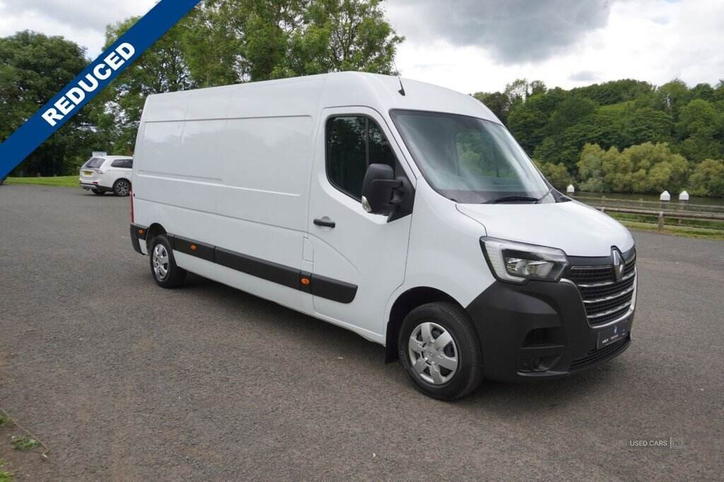 Feb 2023 Renault Master LM35dCi 135 Business+ Medium Roof Van