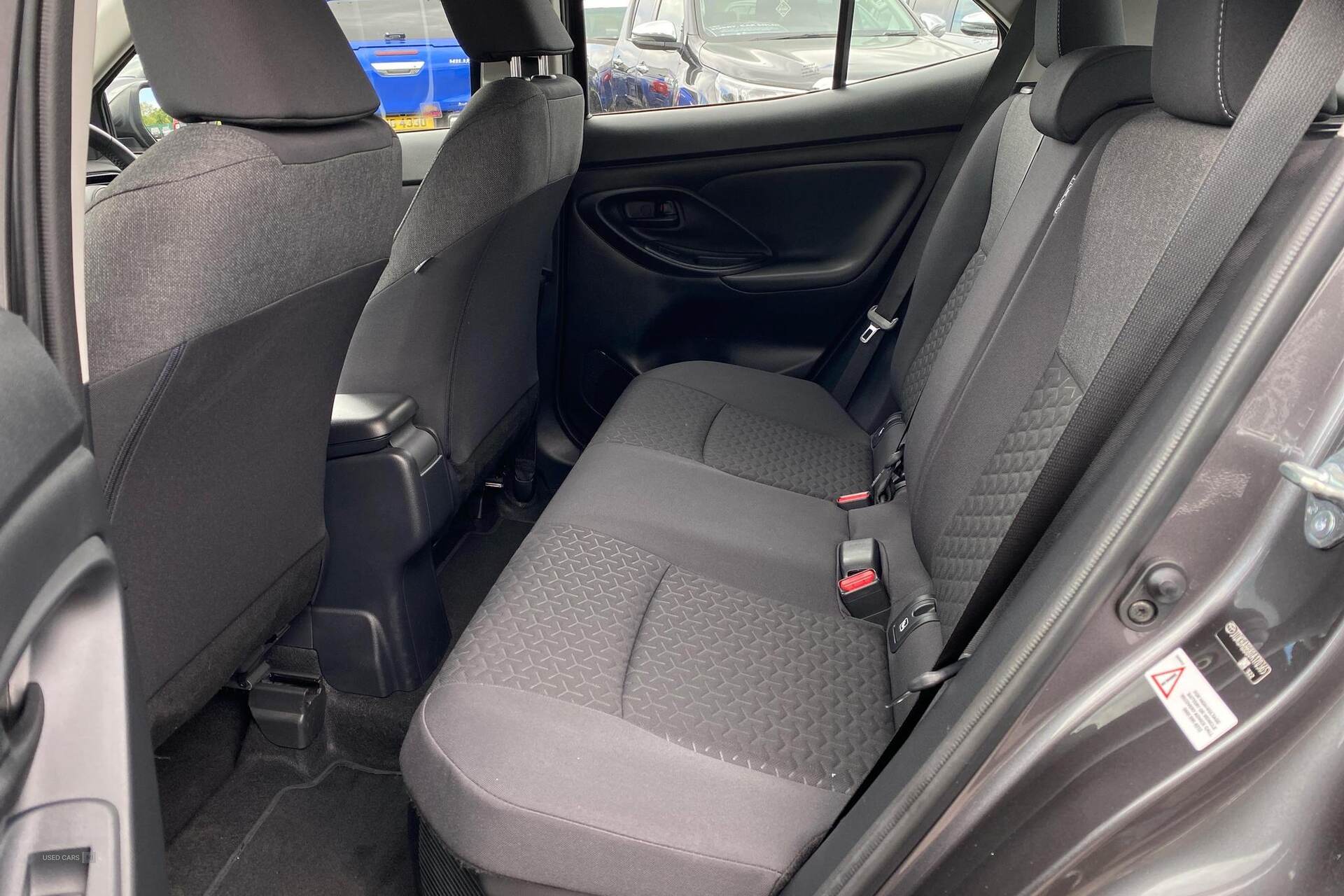 Apr 2023 Toyota Yaris Cross 1.5 Hybrid Icon 5dr CVT