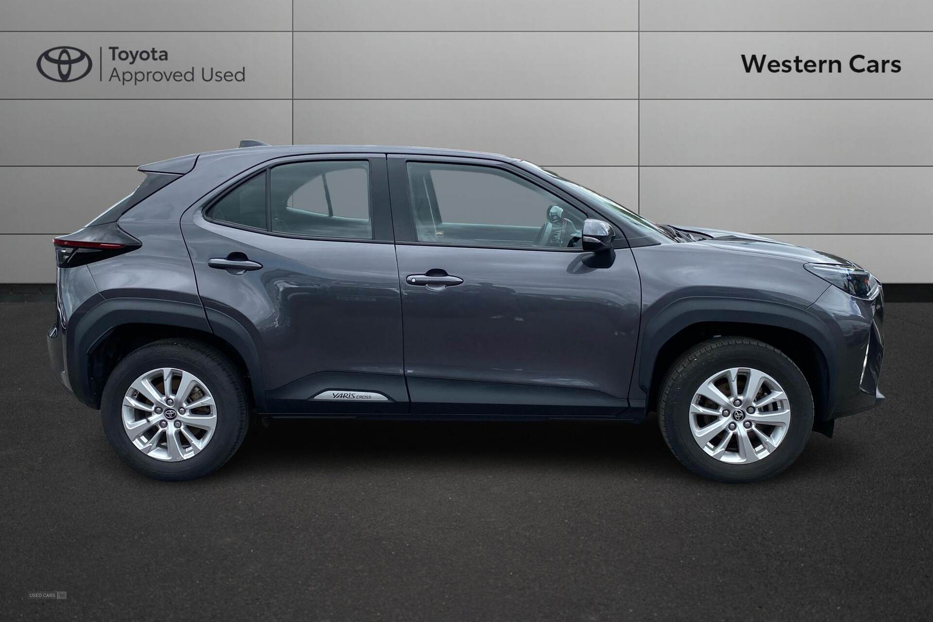 Apr 2023 Toyota Yaris Cross 1.5 Hybrid Icon 5dr CVT