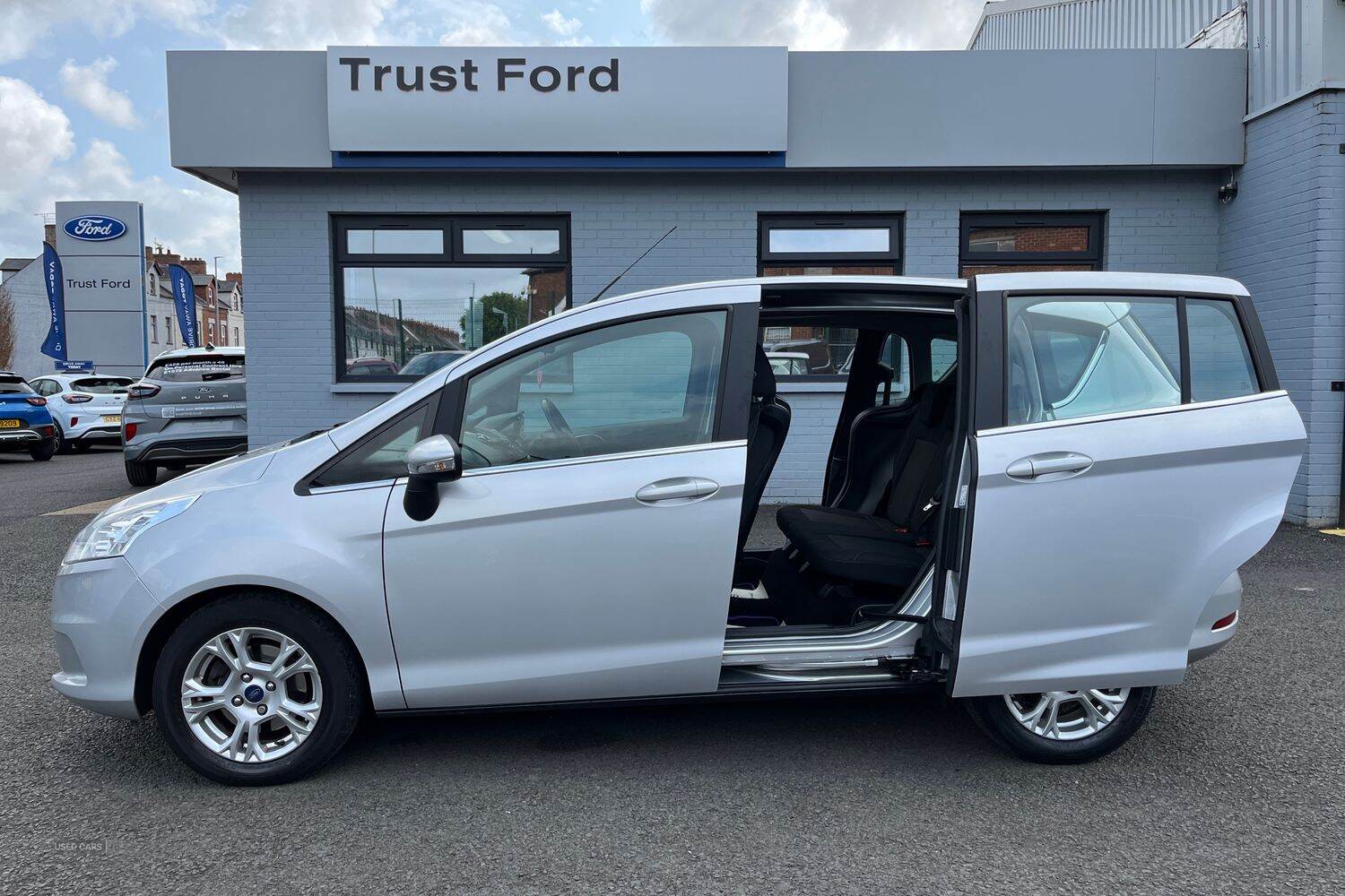 Jun 2017 Ford B-Max 1.0 EcoBoost 125 Zetec Navigator 5dr