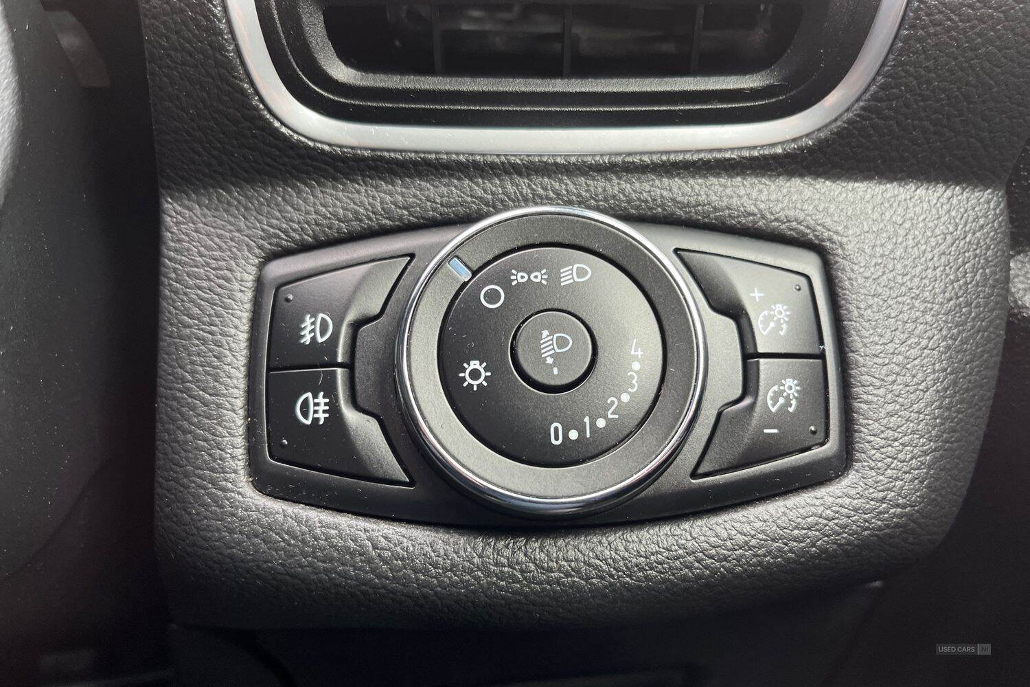 Jun 2017 Ford B-Max 1.0 EcoBoost 125 Zetec Navigator 5dr