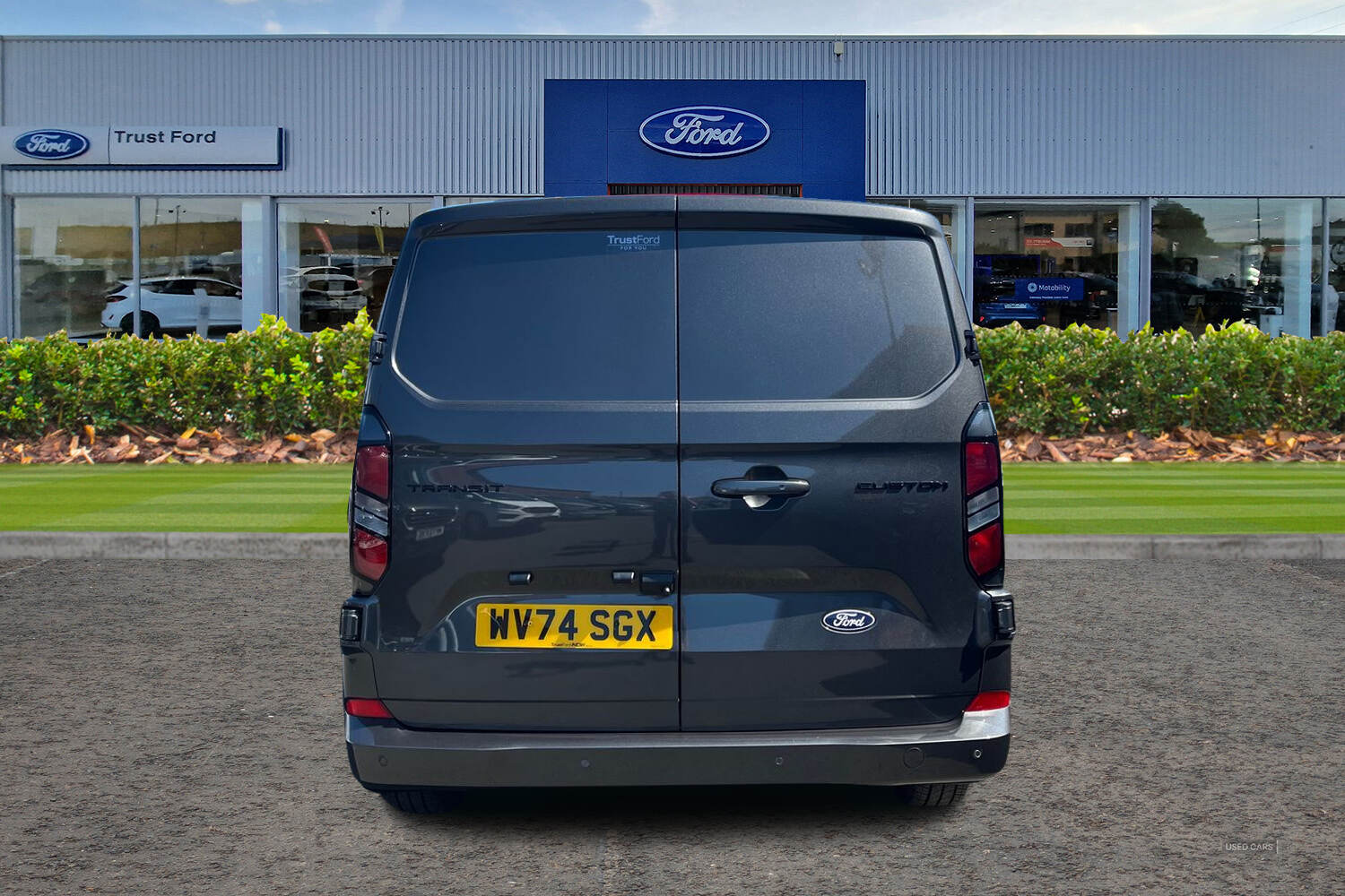 Sep 2024 Ford Transit Custom 2.0 EcoBlue 136ps H1 Van Limited Auto