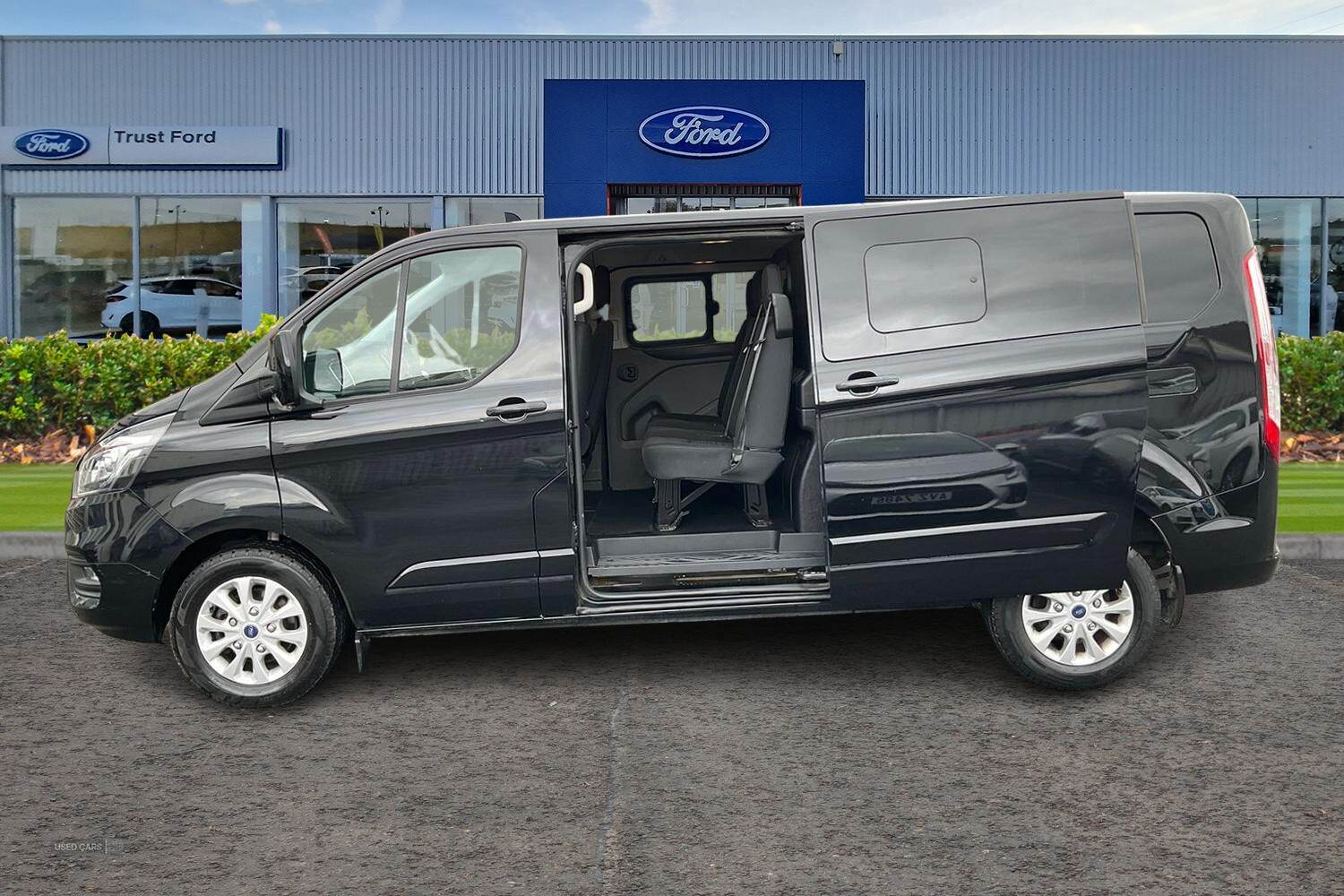 Nov 2022 Ford Transit Custom 2.0 EcoBlue 170ps Low Roof D/Cab Limited Van Auto