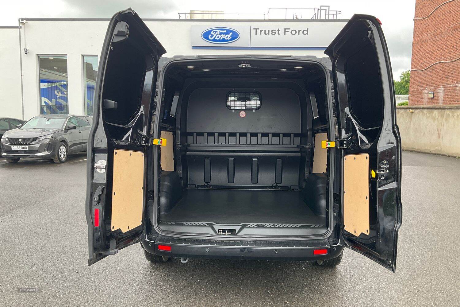 Nov 2022 Ford Transit Custom 2.0 EcoBlue 170ps Low Roof D/Cab Limited Van Auto