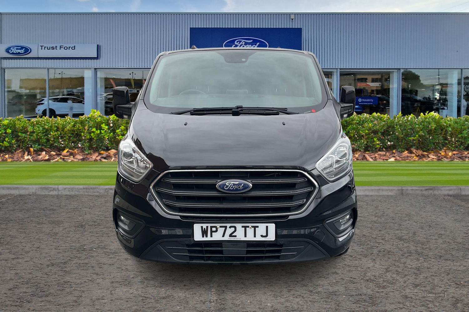 Nov 2022 Ford Transit Custom 2.0 EcoBlue 170ps Low Roof D/Cab Limited Van Auto