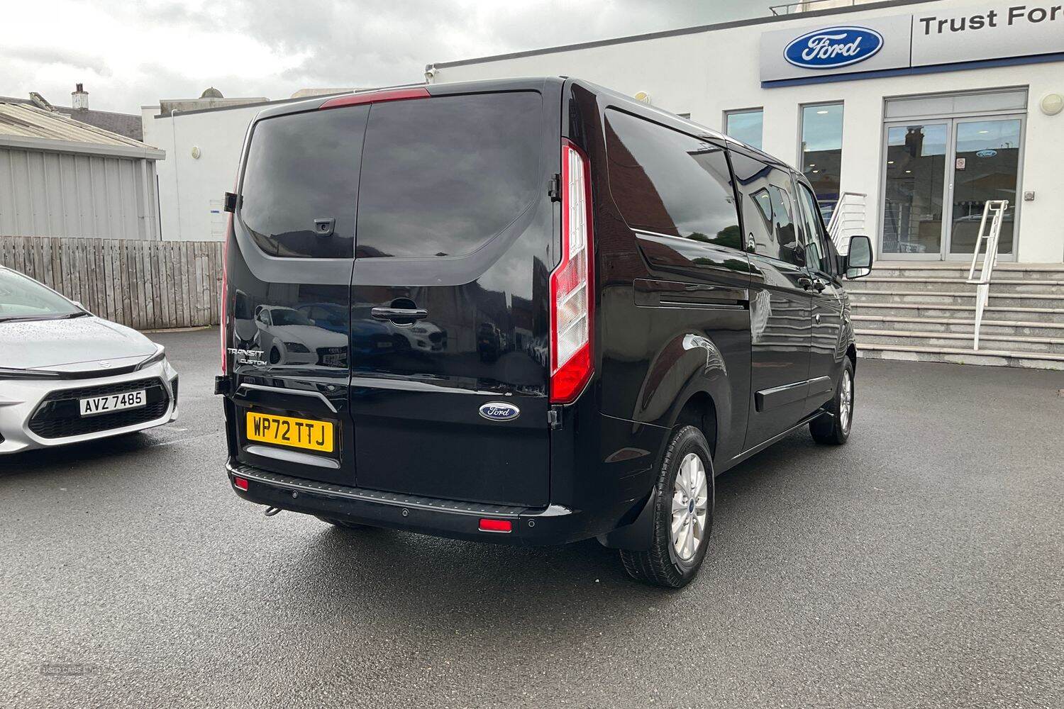 Nov 2022 Ford Transit Custom 2.0 EcoBlue 170ps Low Roof D/Cab Limited Van Auto