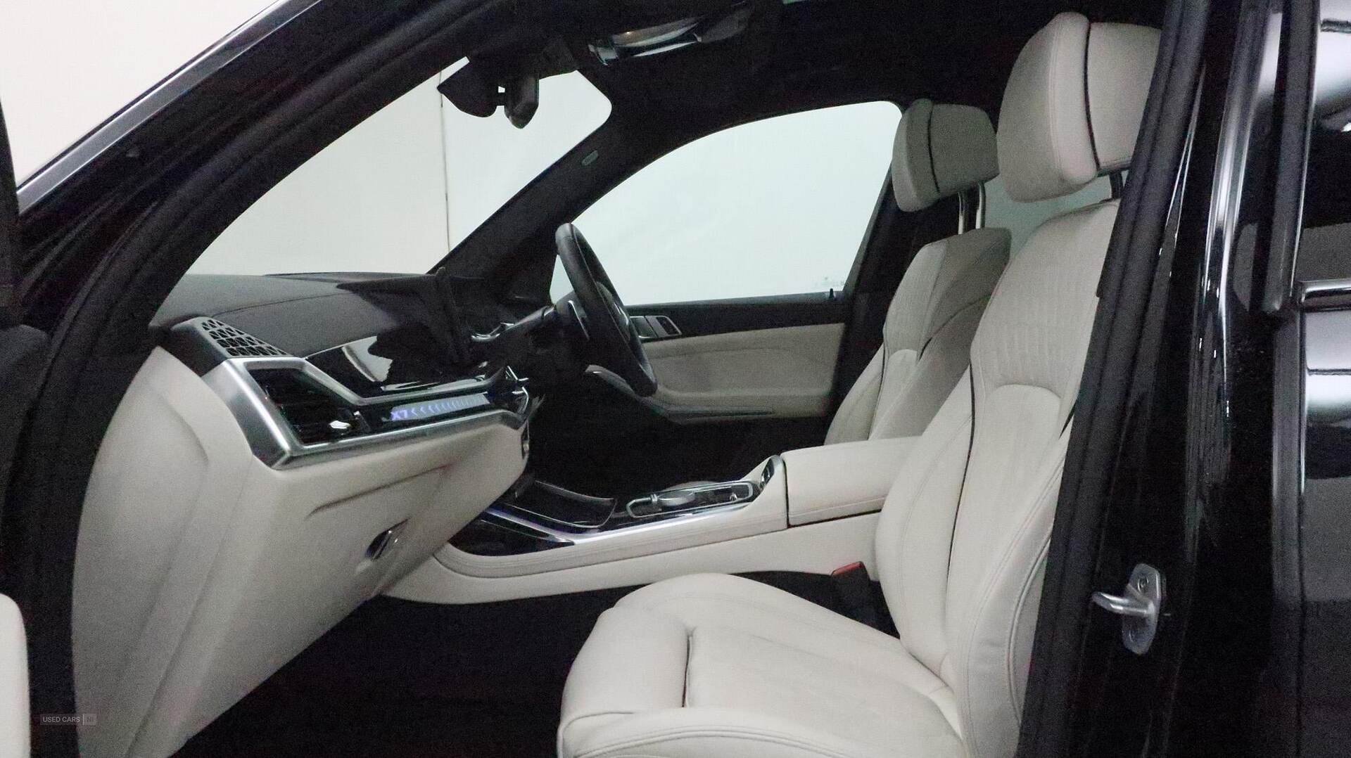  2025 BMW X7 xDrive40d M Sport