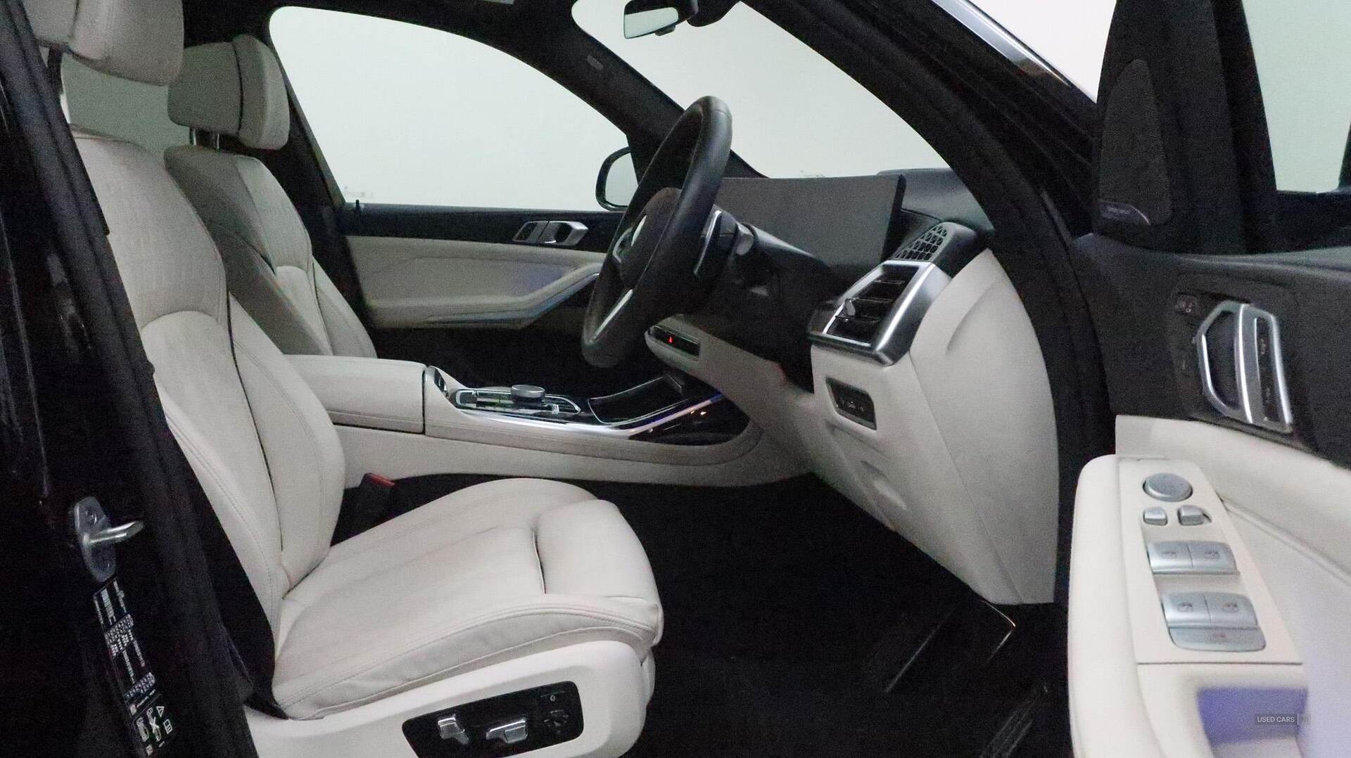  2025 BMW X7 xDrive40d M Sport