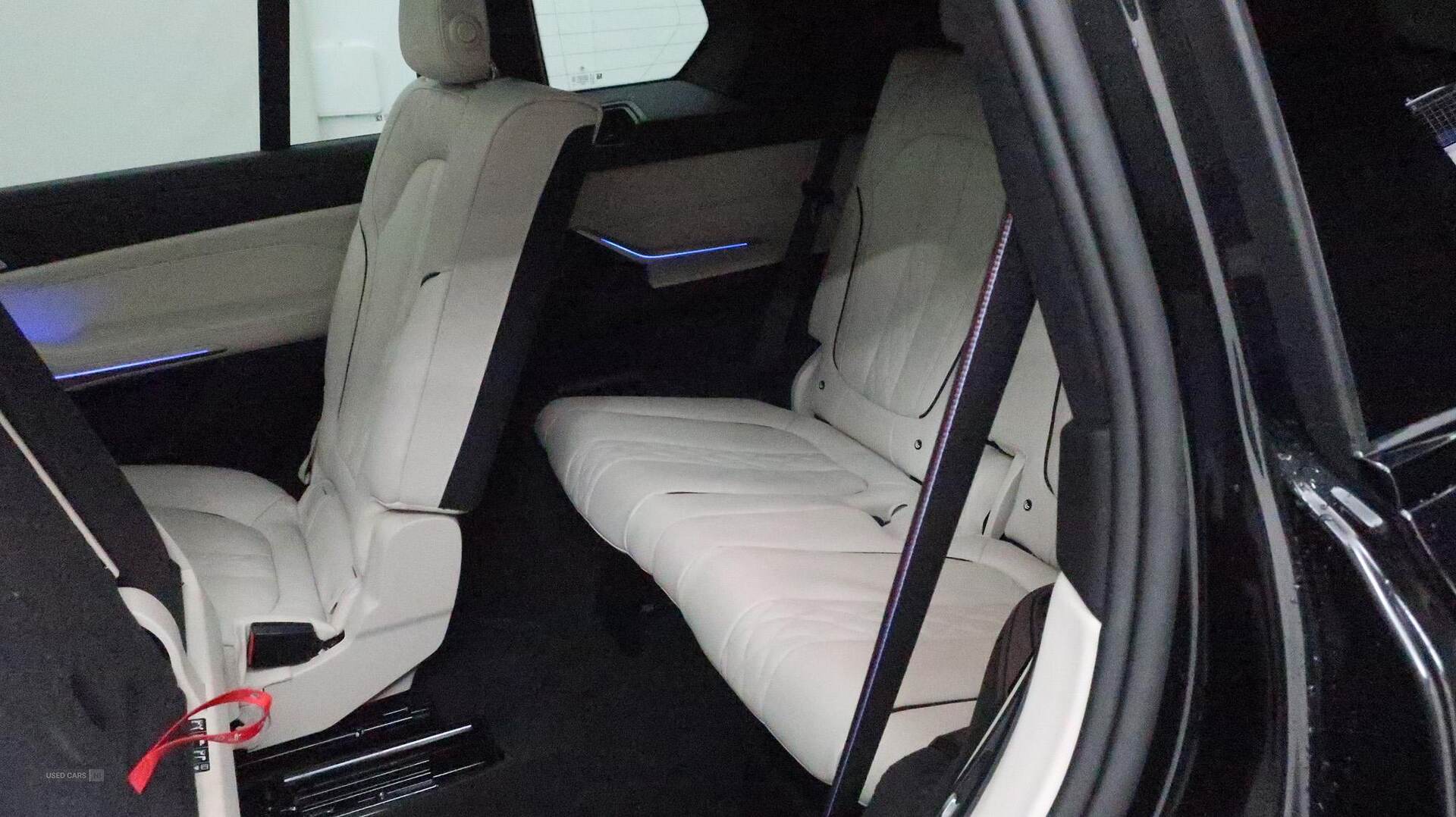  2025 BMW X7 xDrive40d M Sport